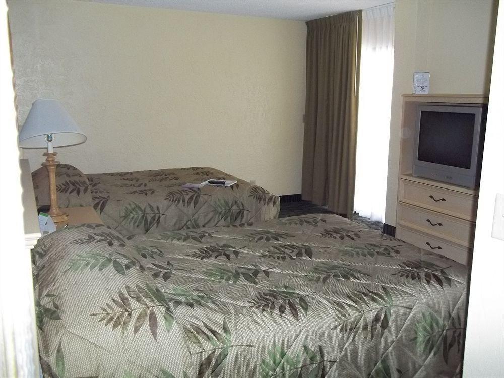 Holiday Inn Express & Suites Oceanfront Daytona Beach Shores By Ihg Exterior foto