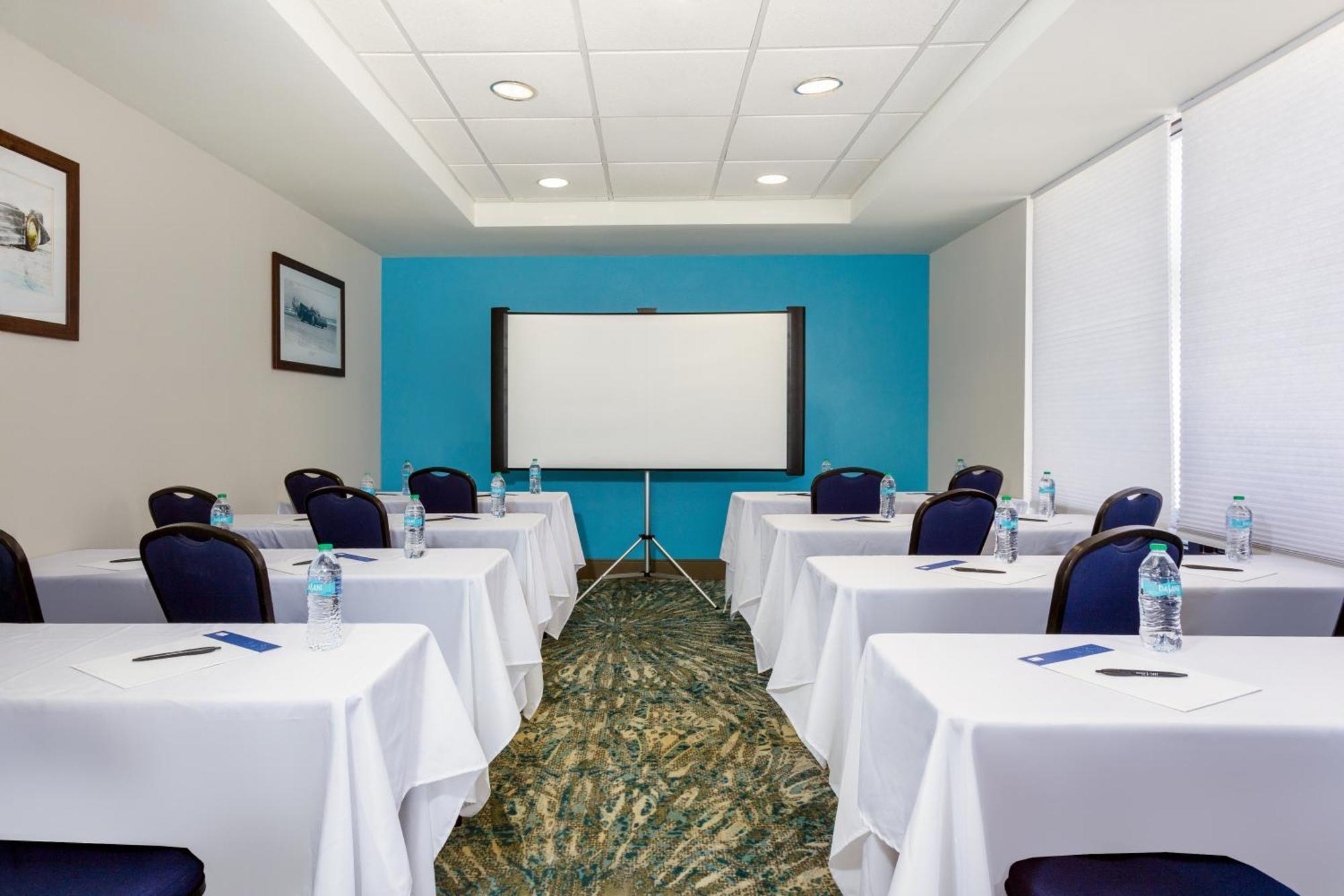 Holiday Inn Express & Suites Oceanfront Daytona Beach Shores By Ihg Exterior foto