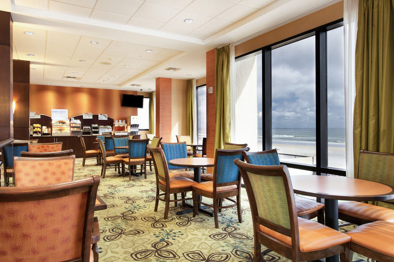 Holiday Inn Express & Suites Oceanfront Daytona Beach Shores By Ihg Exterior foto